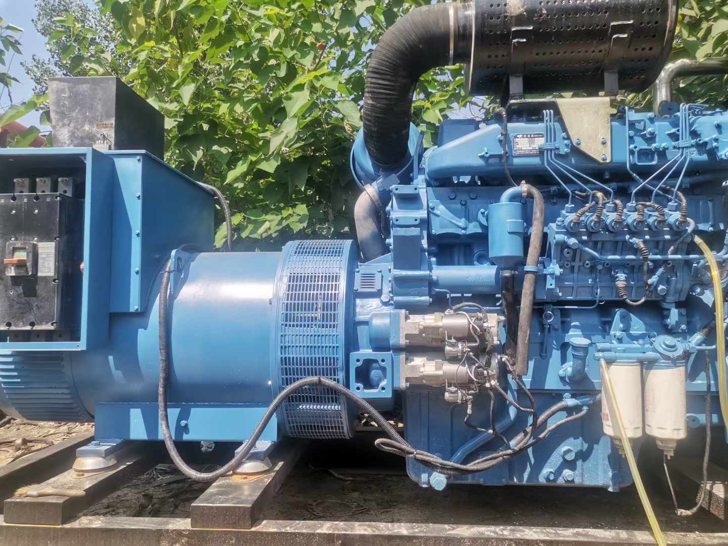 大化详细说明降低 800kW 柴油发电机输出电流波动的方法